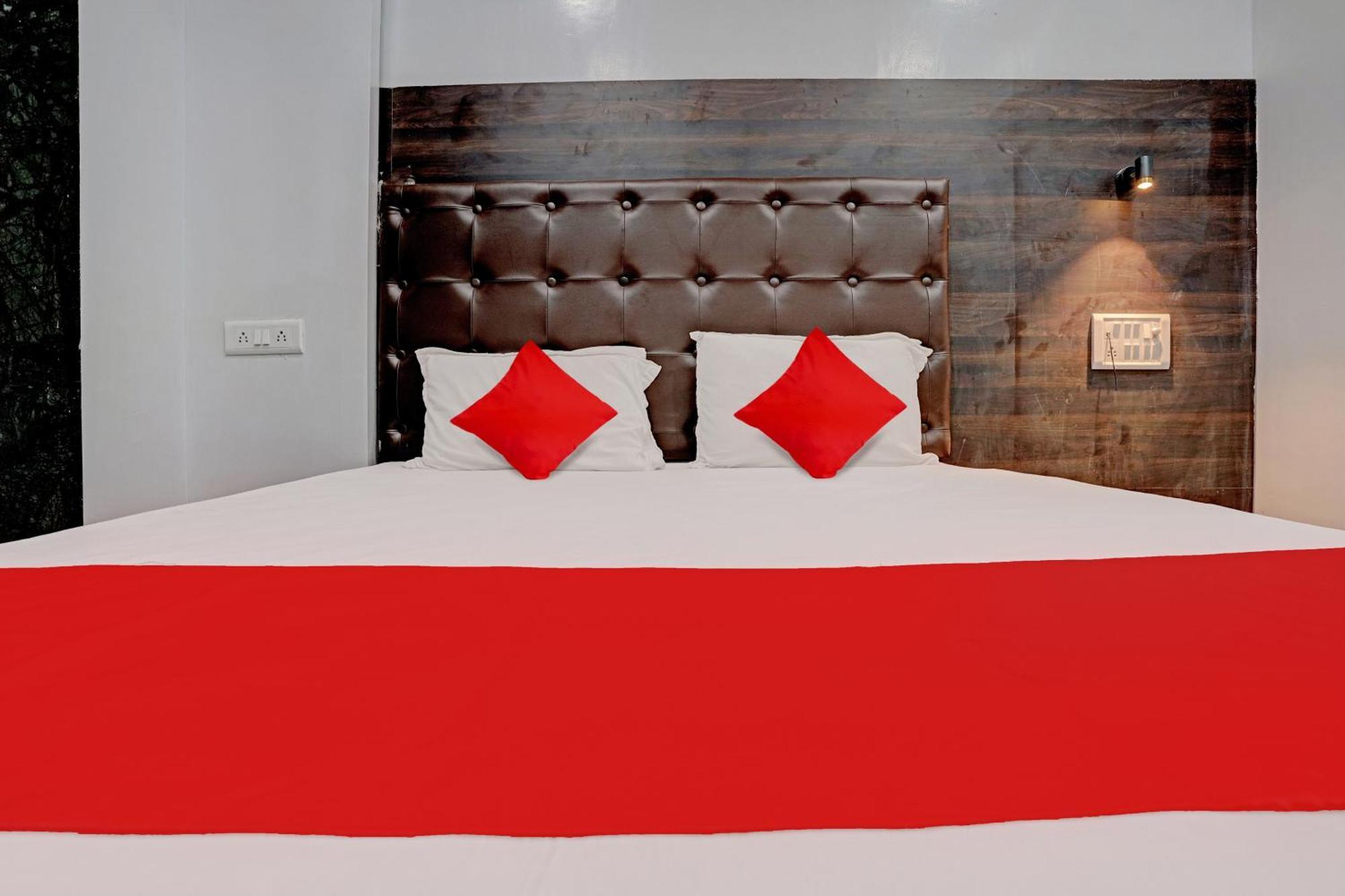 Hotel O Nithyanand Мумбай Екстериор снимка