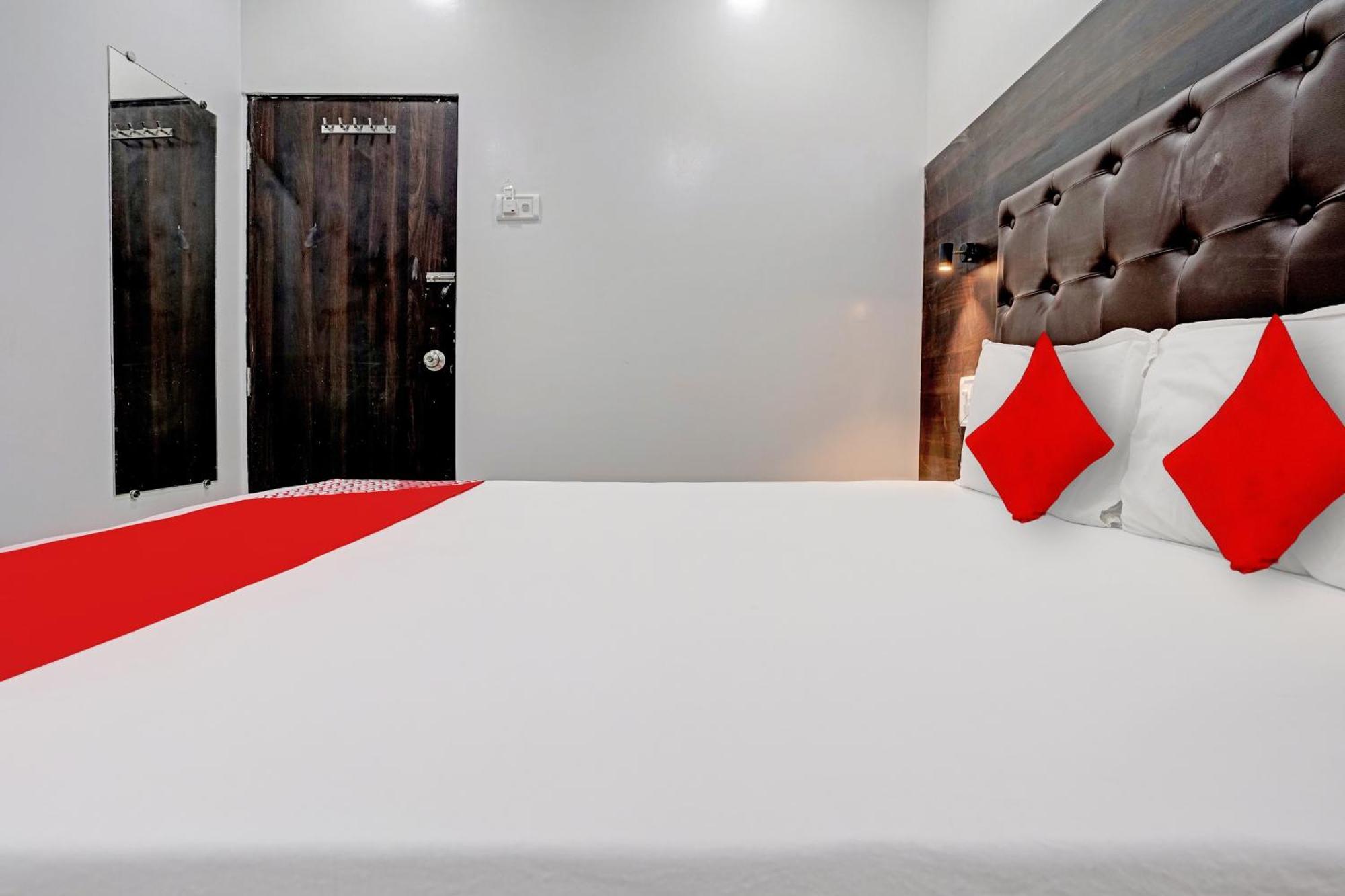 Hotel O Nithyanand Мумбай Екстериор снимка