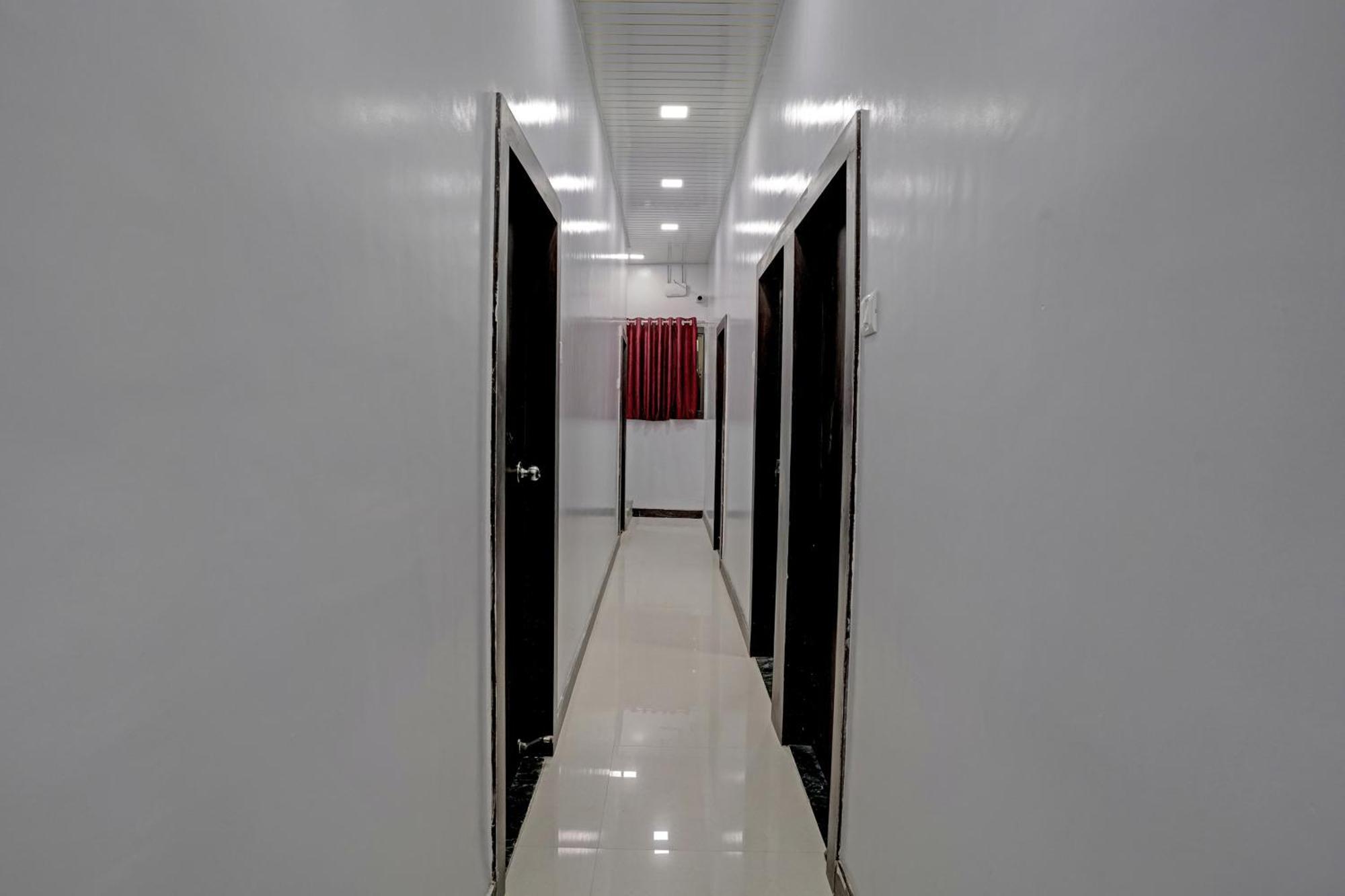Hotel O Nithyanand Мумбай Екстериор снимка